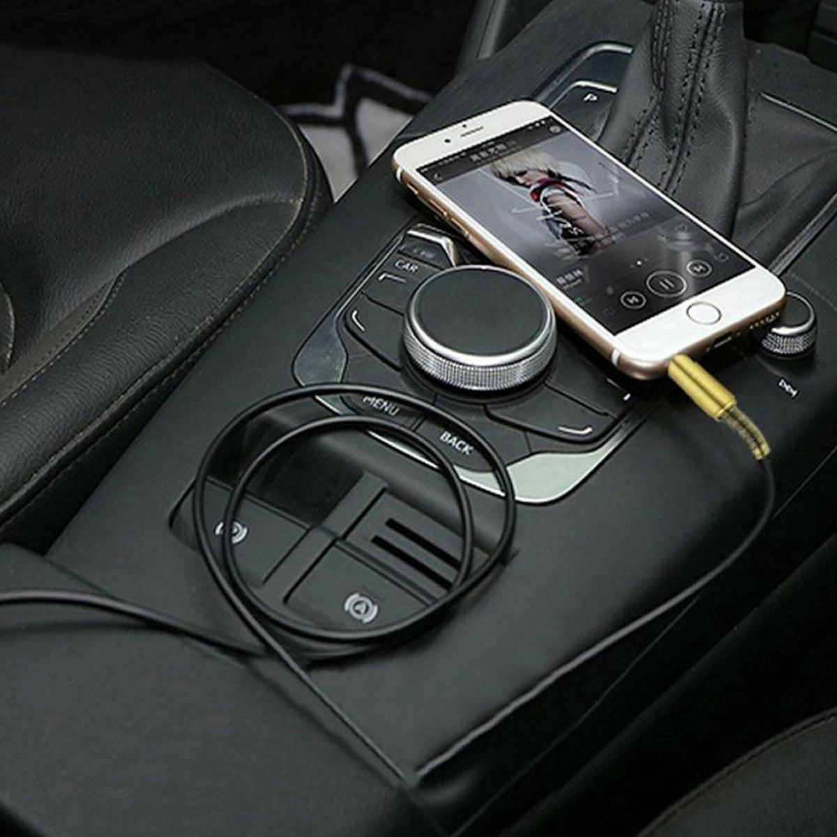 Schwarzes 1 m AUX-Kabel mit Winkelstecker