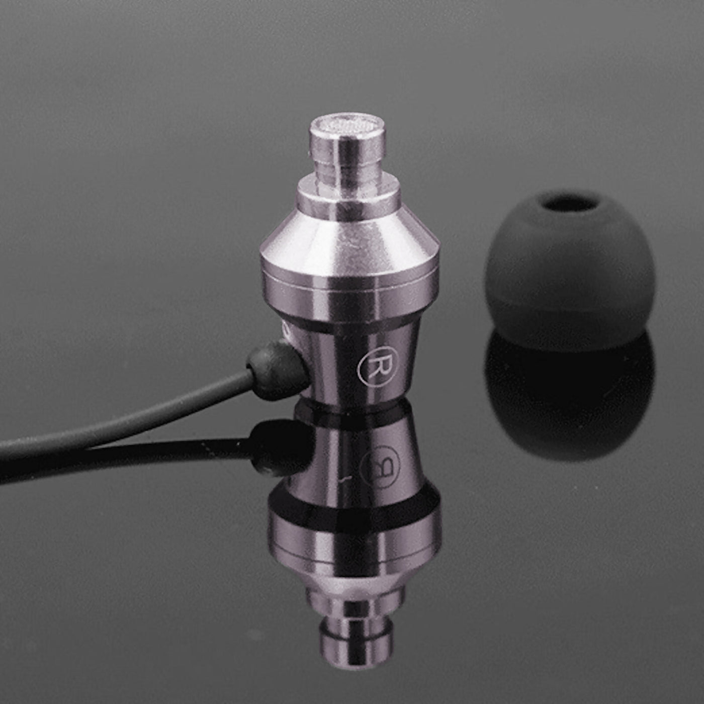 Mega Bass In-Ear Kopfhörer Headset MX1 in PU-Hardcase gunmetal-schwarz