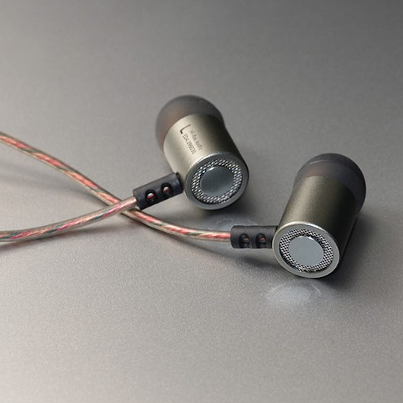 Original KZ ED4 gunmetal silber High-End Kopfhörer In-Ear PU-Hardcase Bass Beats