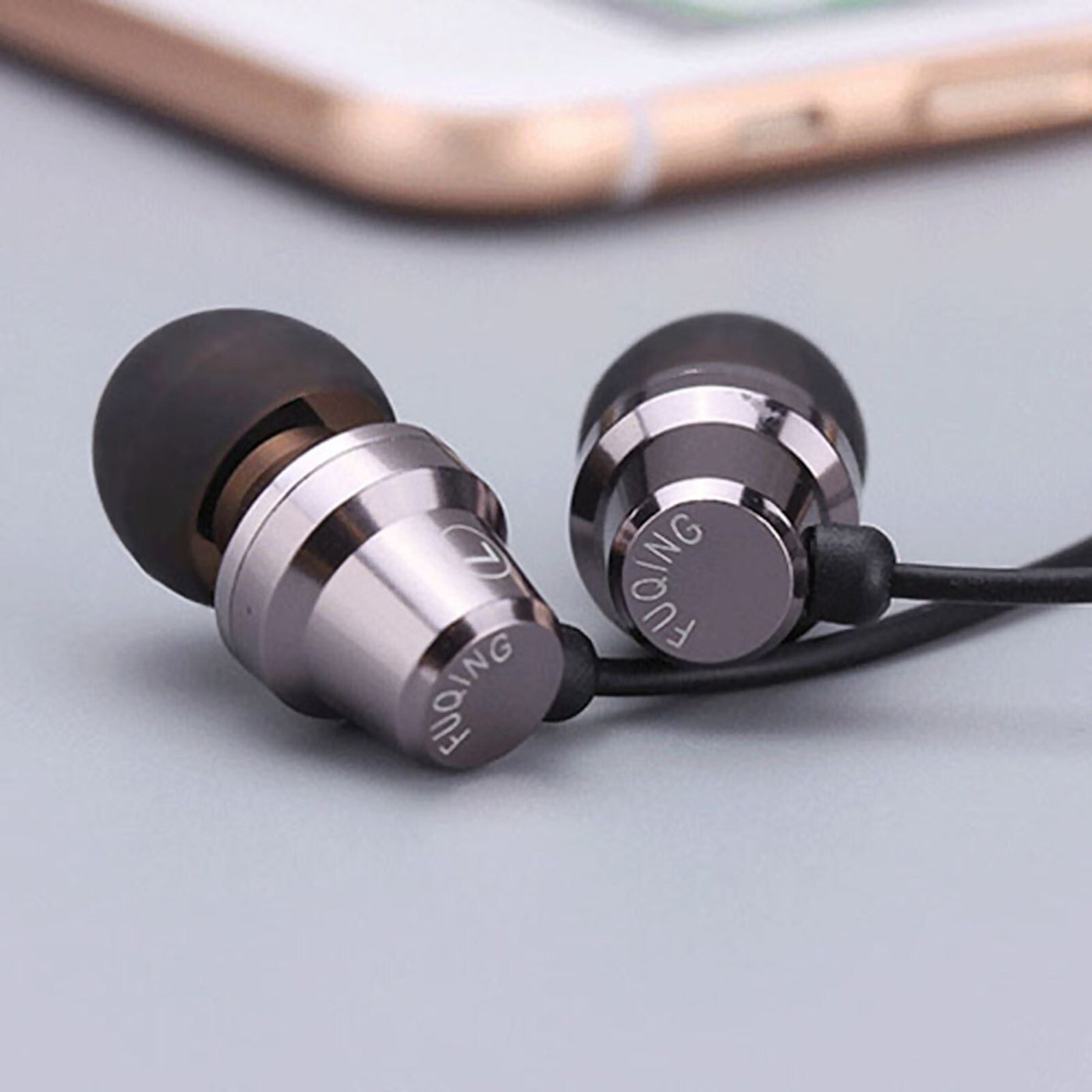 Mega Bass In-Ear Kopfhörer Headset MX1 in PU-Hardcase gunmetal-schwarz